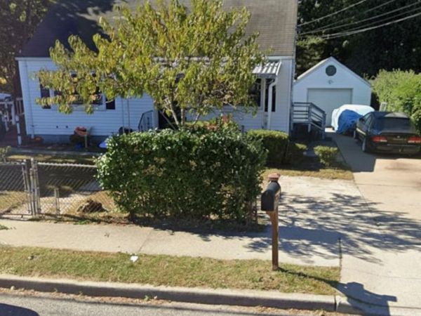 49 Peters Boulevard , Central Islip, NY 11722