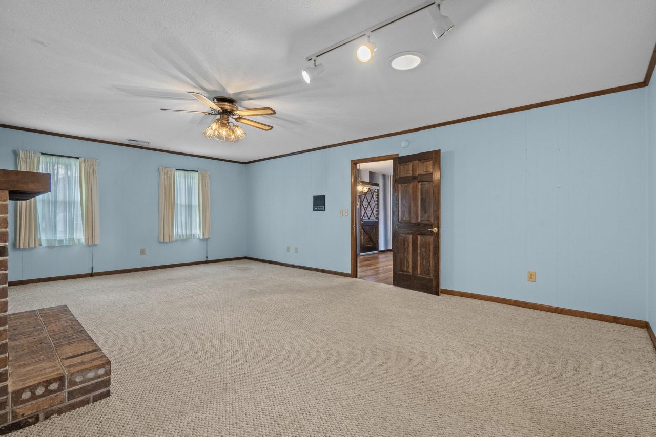 1806 Platt Blvd. Photo 17