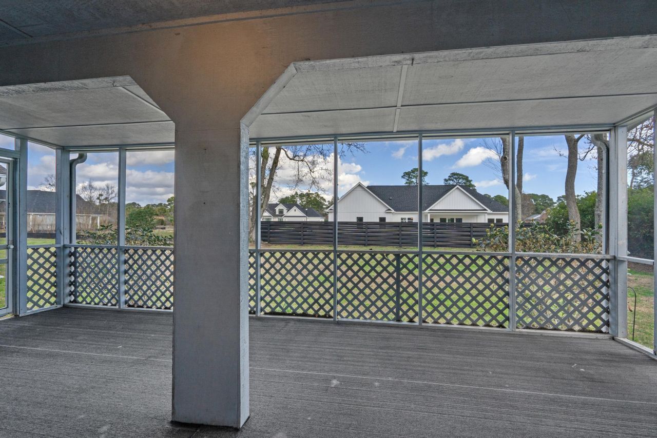 1806 Platt Blvd. Photo 25