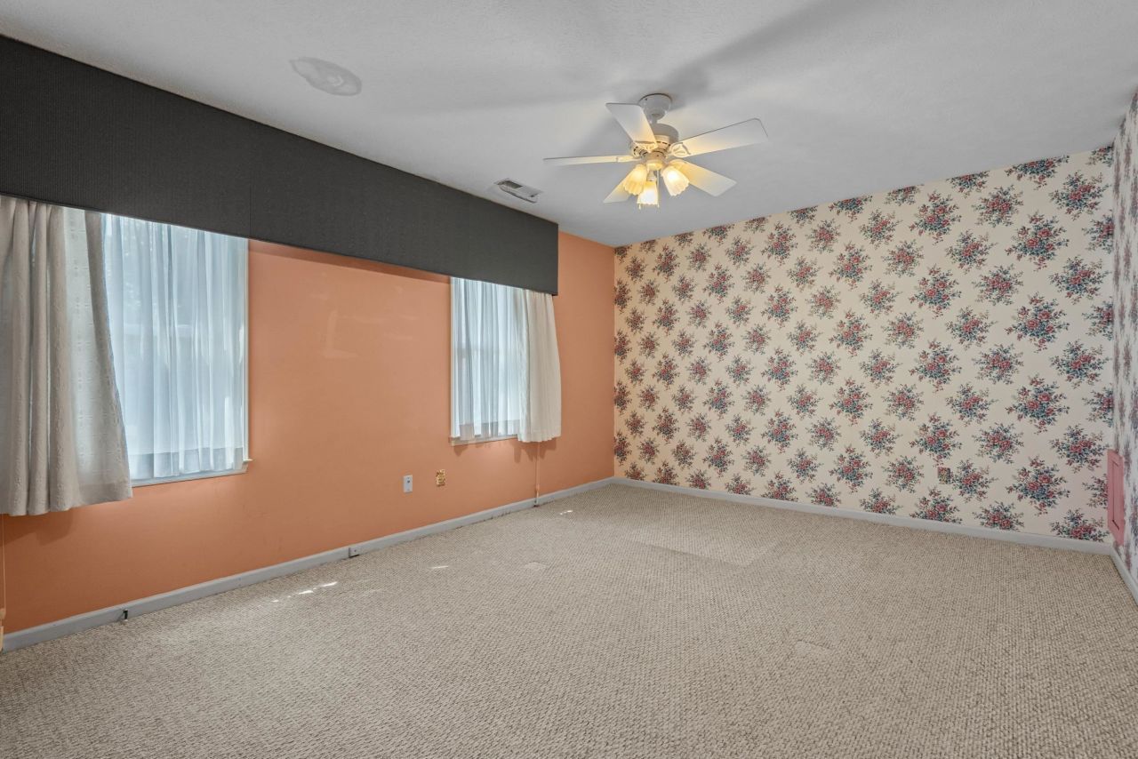 1806 Platt Blvd. Photo 36