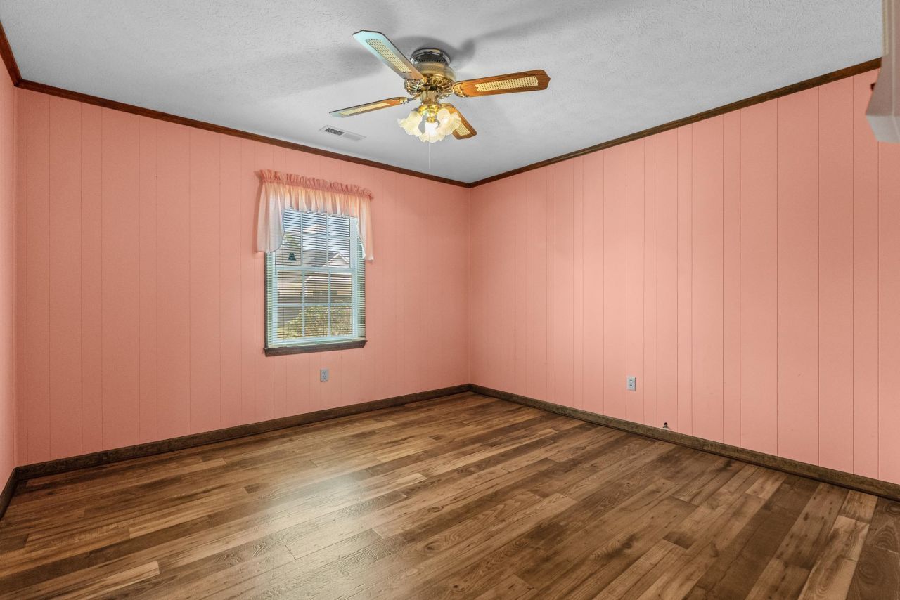 1806 Platt Blvd. Photo 37