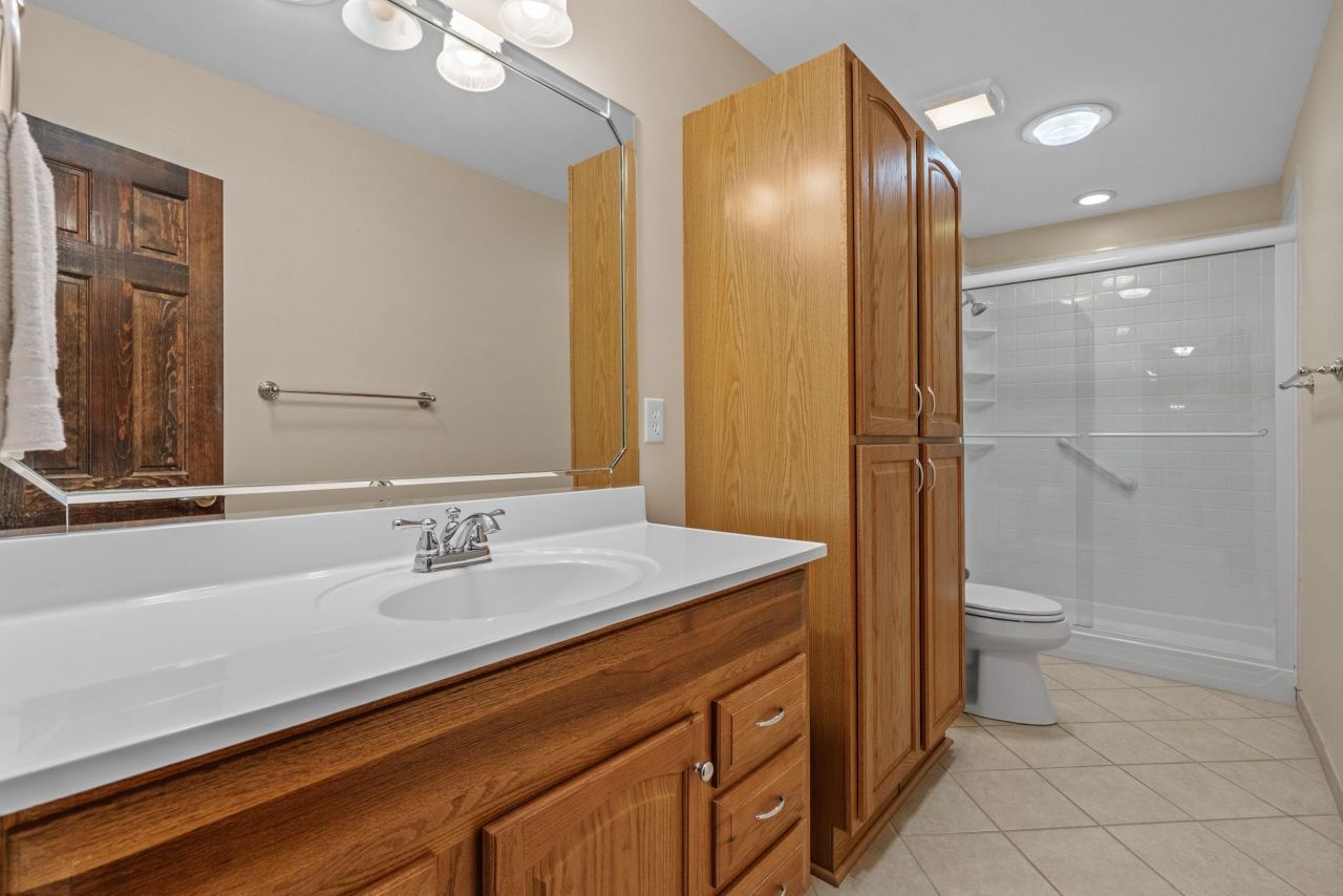 1806 Platt Blvd. Photo 38