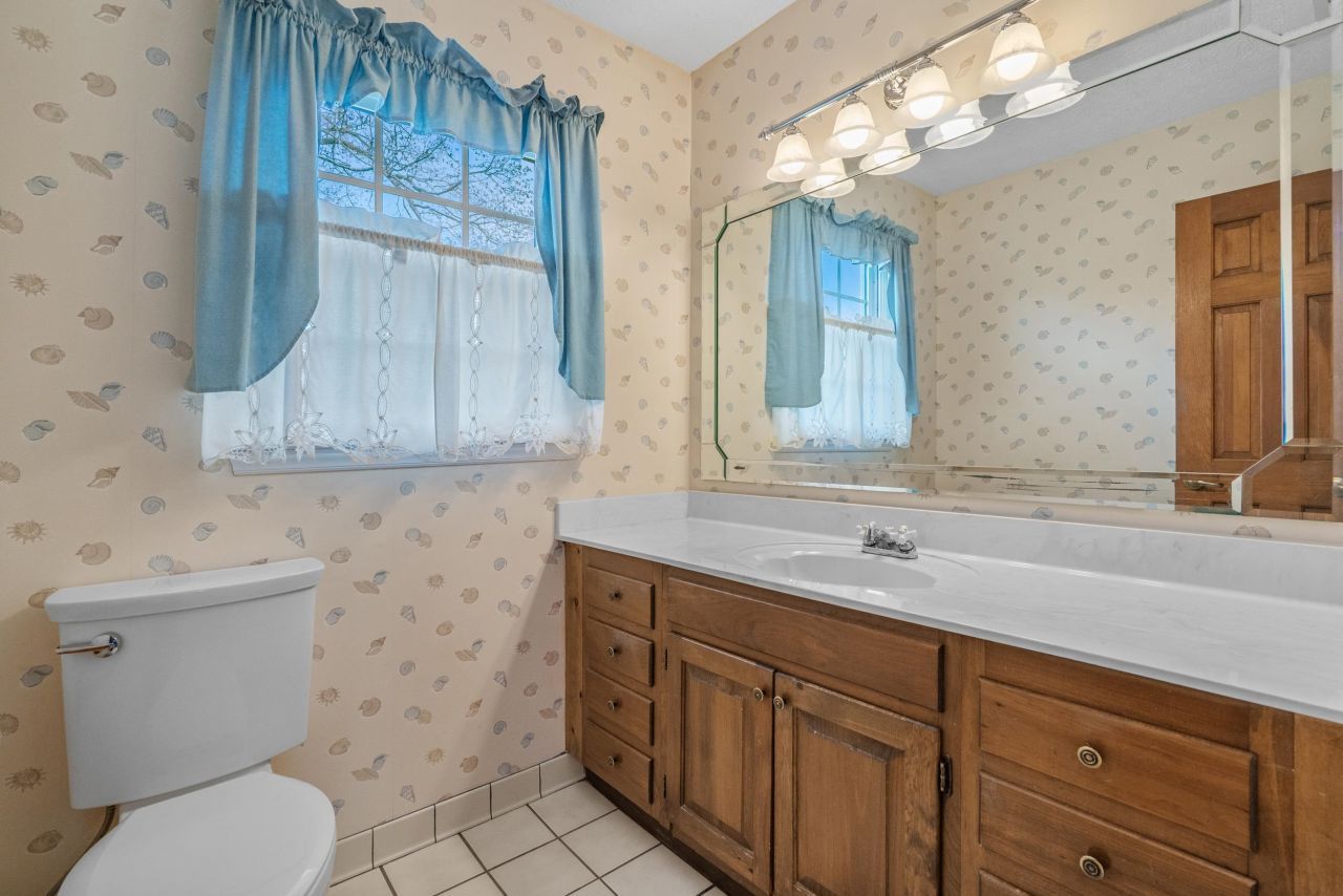 1806 Platt Blvd. Photo 39