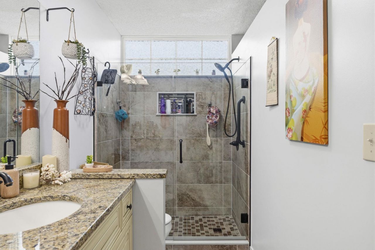 2258 Huntingdon Dr. Photo 13