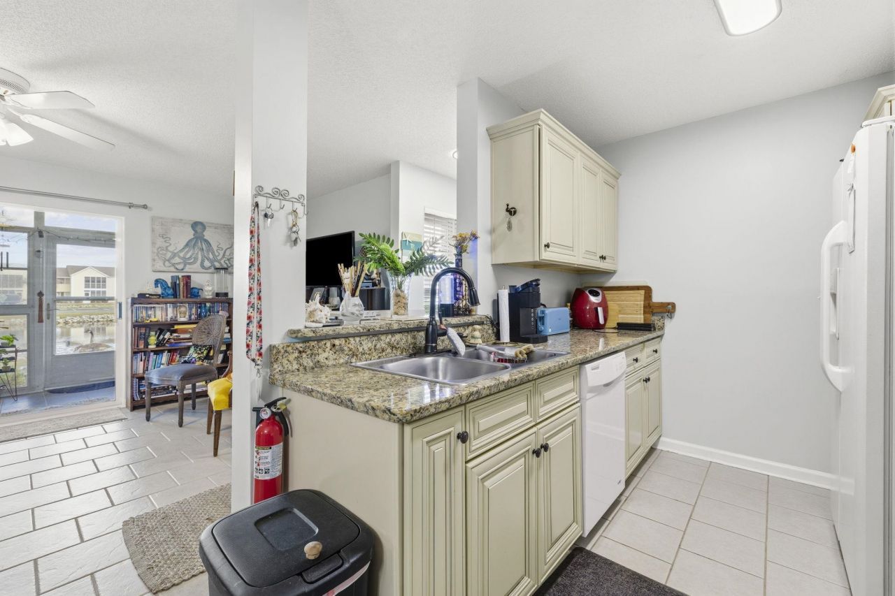 2258 Huntingdon Dr. Photo 4