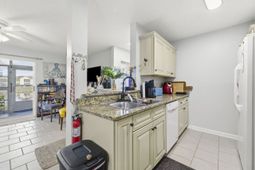 2258 Huntingdon Dr. photo 4