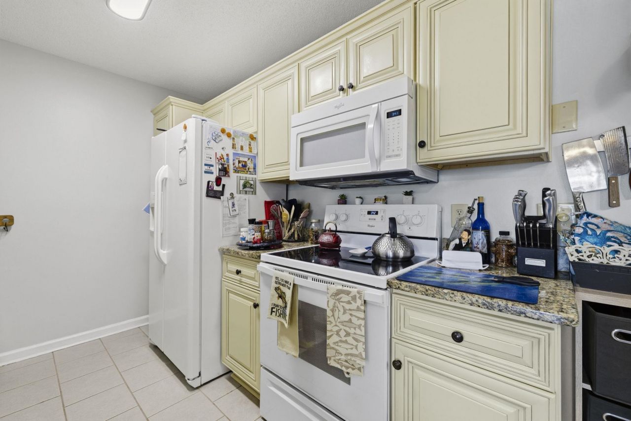 2258 Huntingdon Dr. Photo 5