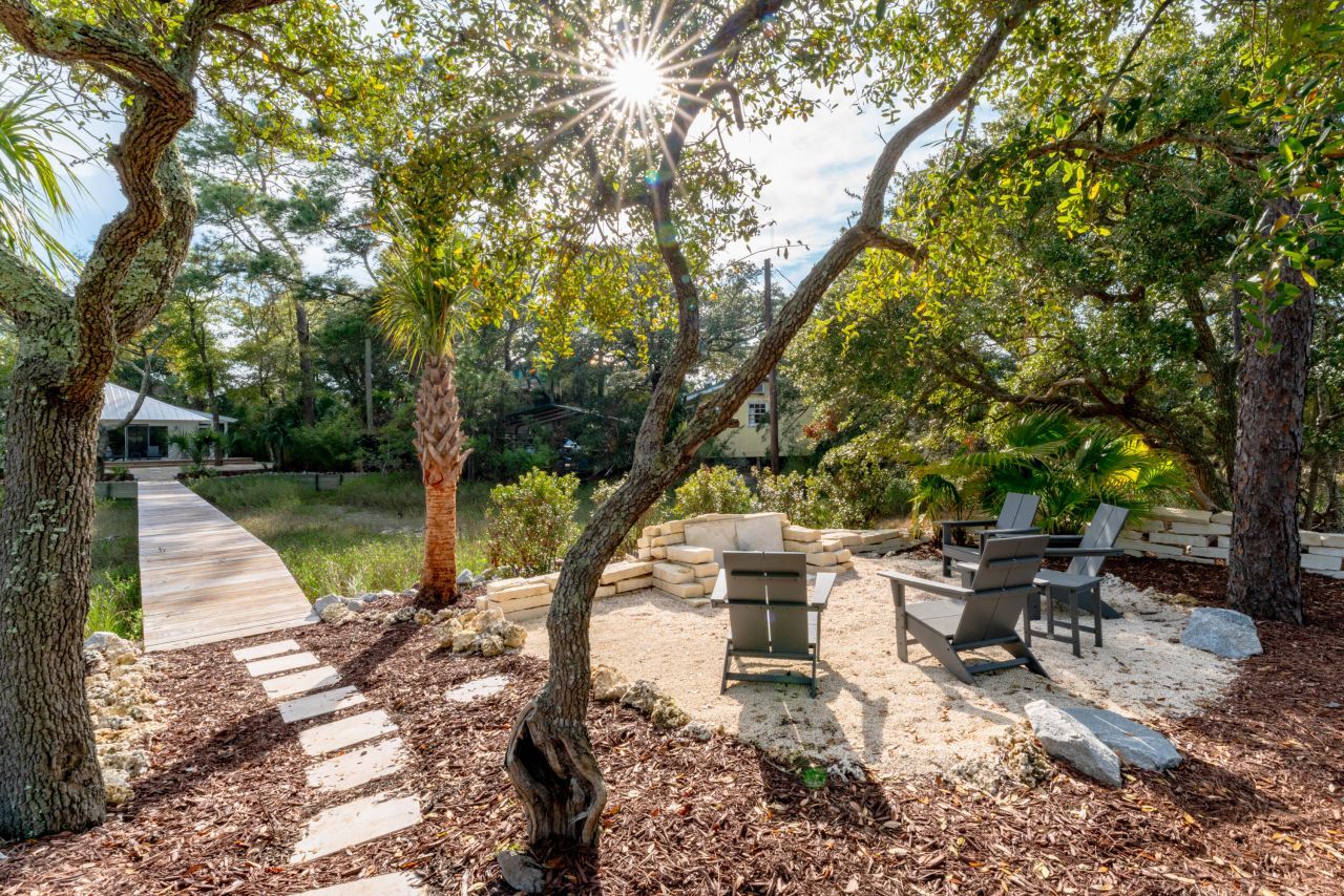 1 Red Sunset Lane Photo 8