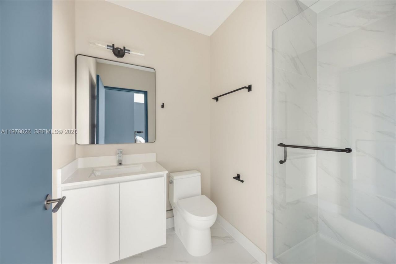 700 NE 24th St, Unit PH-5904, Miami, FL 33137 Photo