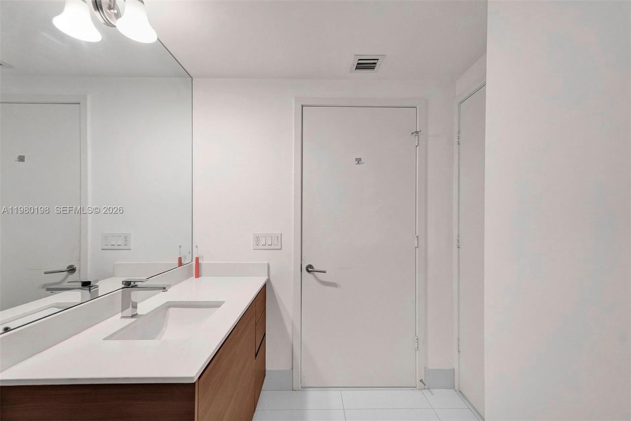 460 NE 28th St, Unit 3403, Miami, FL 33137 Photo