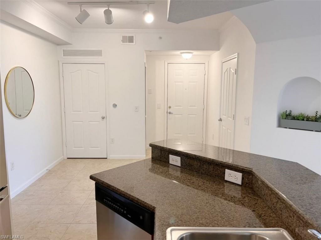 13000 Positano Cir, Unit 305, Naples, FL 34105 Photo