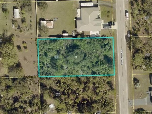 905 Richmond AVE N, LEHIGH ACRES, FL 33972