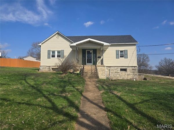 110 Clarke , De Soto, MO 63020