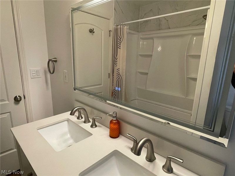 1215 Sherman Street, Akron, OH 44301 Photo 16