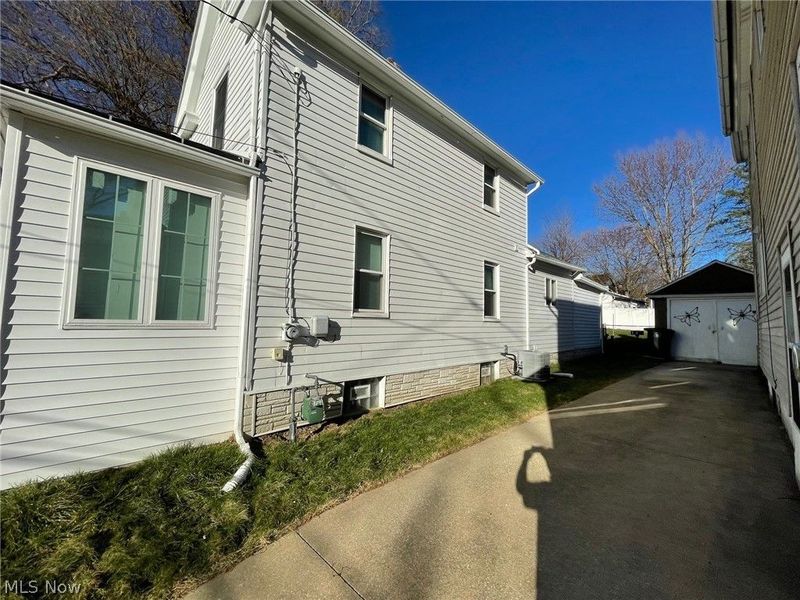 1215 Sherman Street , Akron, OH 44301 Photo 2