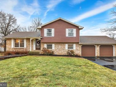 2476 WILSON STREET, READING, PA 19605