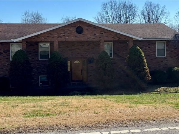 2830 E Military Road, Zanesville, OH 43701