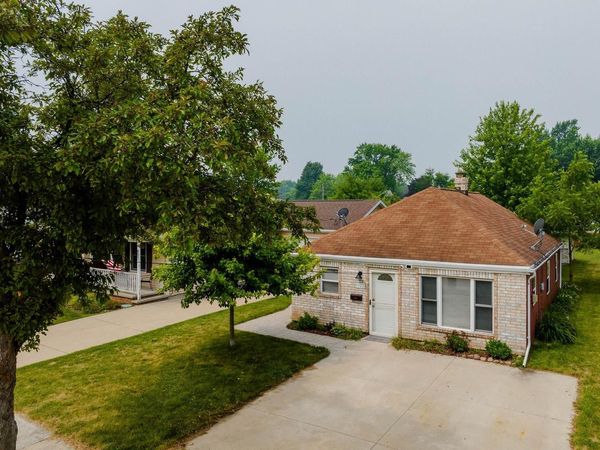 913 JEFFERSON STREET, Little Chute, WI 54140