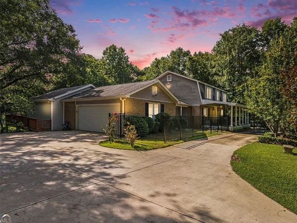 5230 W Shore Drive SW, Conyers, GA 30094