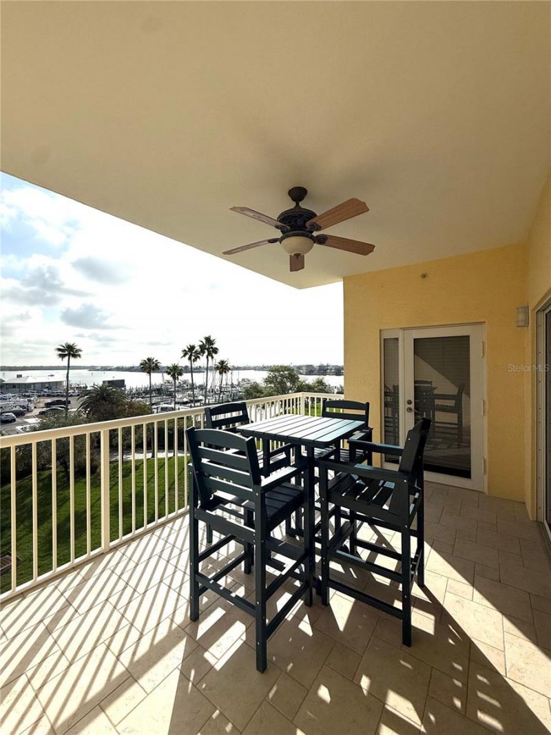 423 150th Avenue, Unit 1405, Madeira Beach, FL 33708 Photo