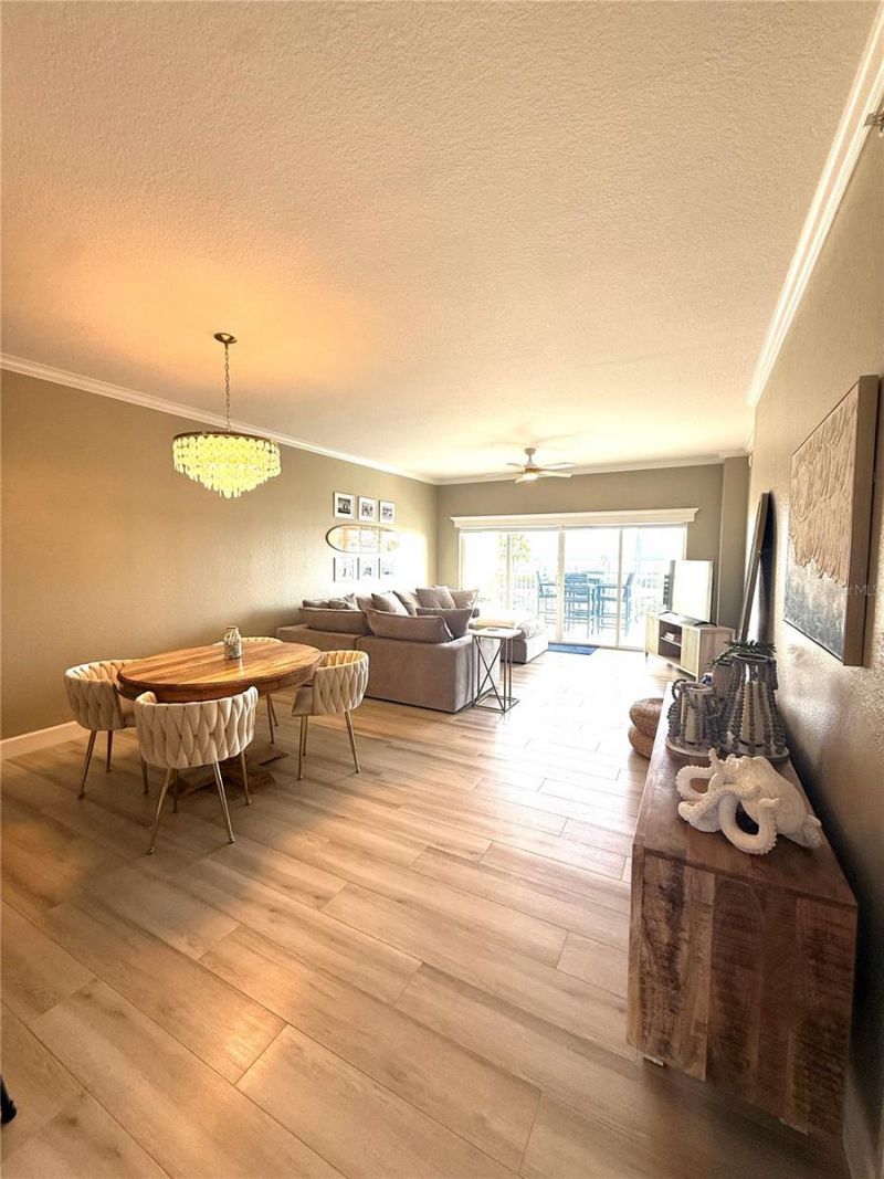 423 150th Avenue, Unit 1405, Madeira Beach, FL 33708 Photo