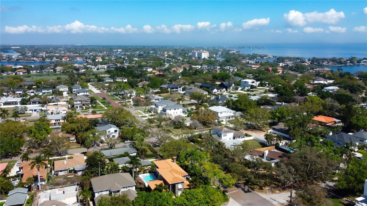 218 Appian Way Ne, Saint Petersburg, FL 33704 Photo