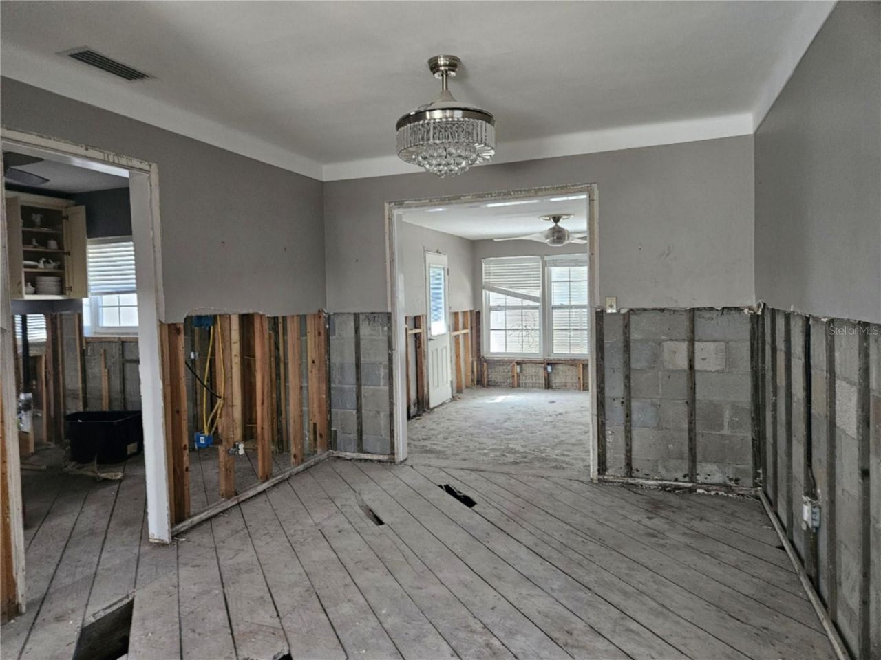 218 Appian Way Ne, Saint Petersburg, FL 33704 Photo