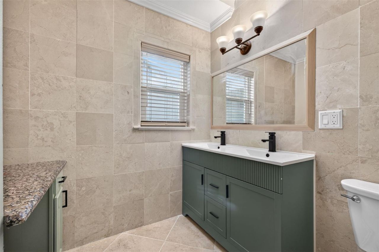 8711 Bay Crest Lane, Tampa, FL 33615 Photo