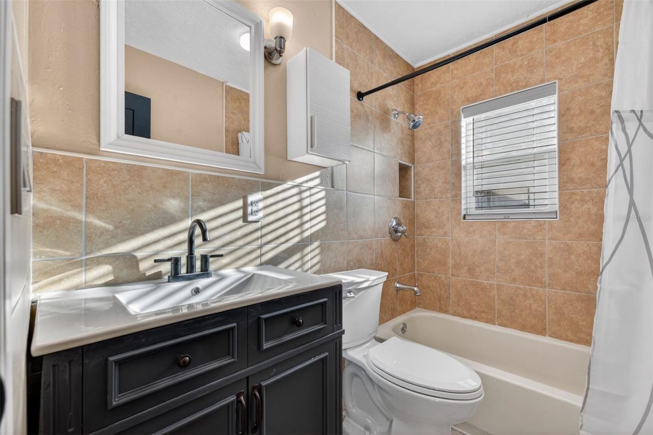 8711 Bay Crest Lane, Tampa, FL 33615 Photo