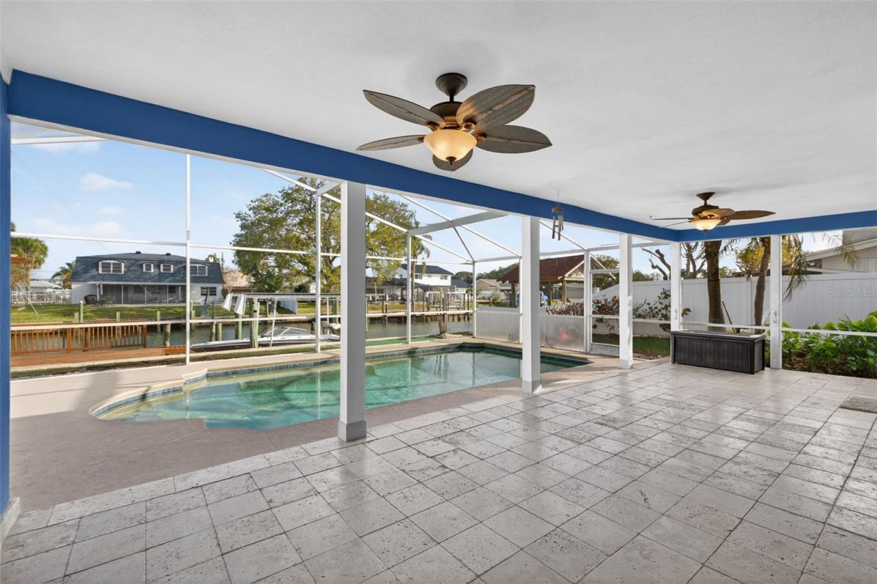 8711 Bay Crest Lane, Tampa, FL 33615 Photo