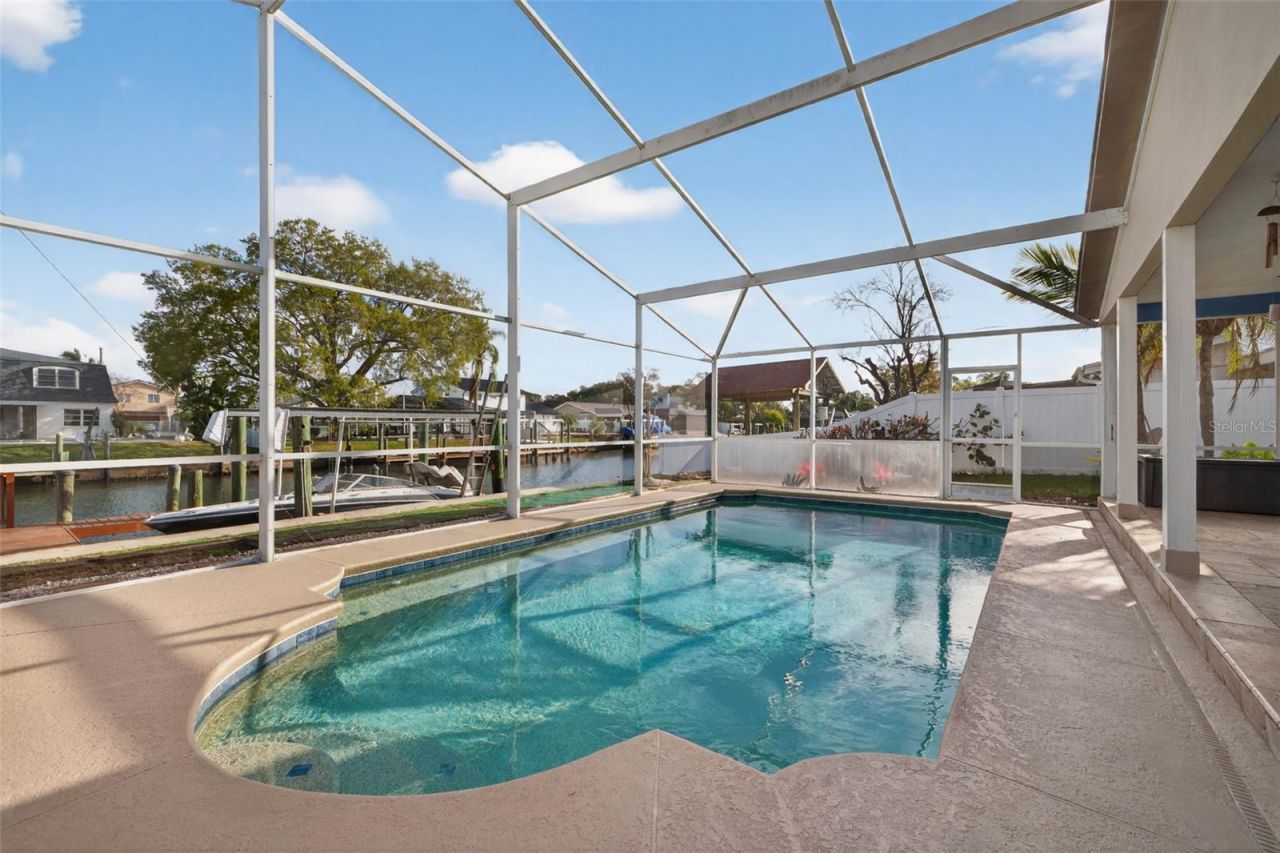 8711 Bay Crest Lane, Tampa, FL 33615 Photo