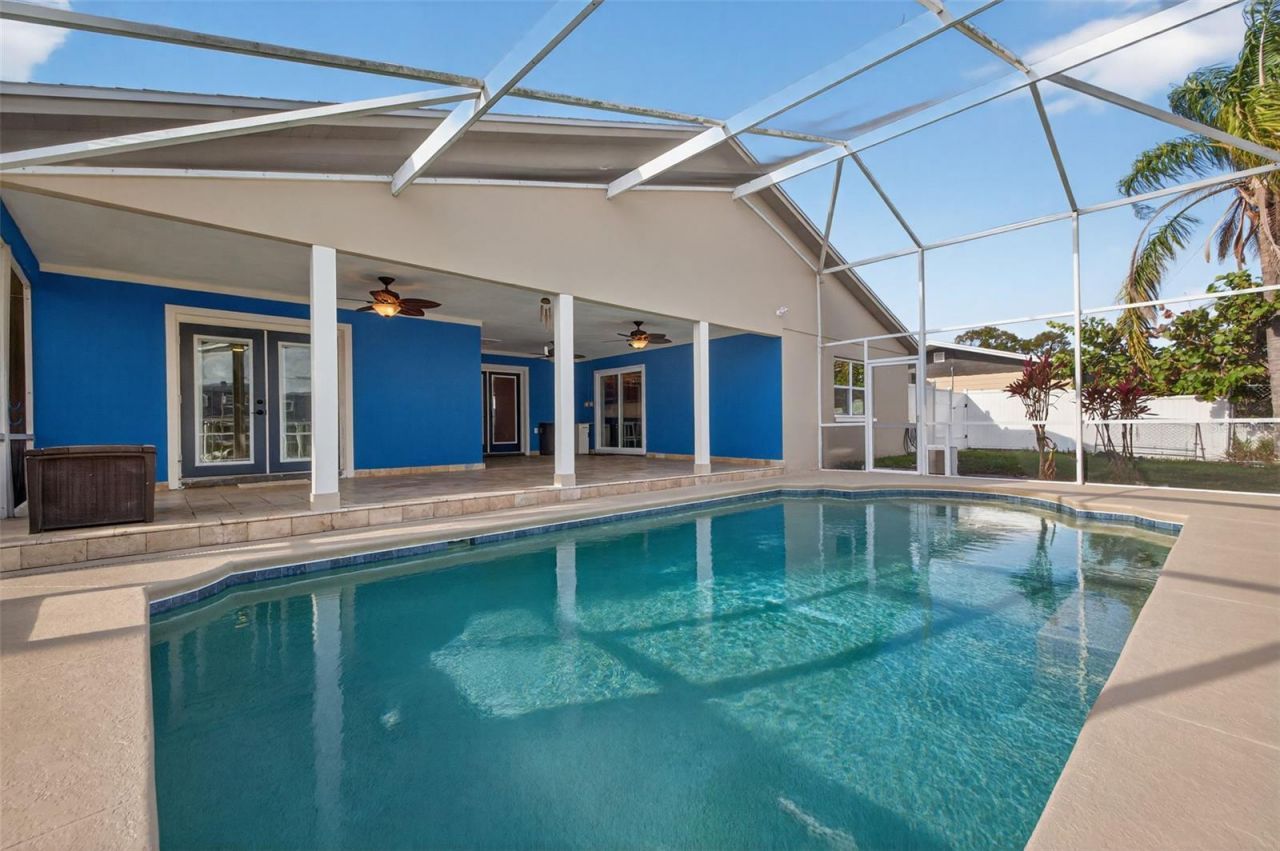 8711 Bay Crest Lane, Tampa, FL 33615 Photo