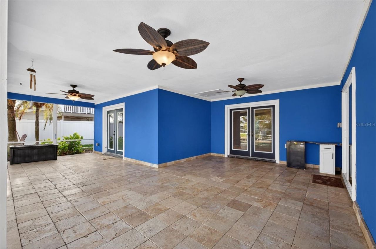 8711 Bay Crest Lane, Tampa, FL 33615 Photo