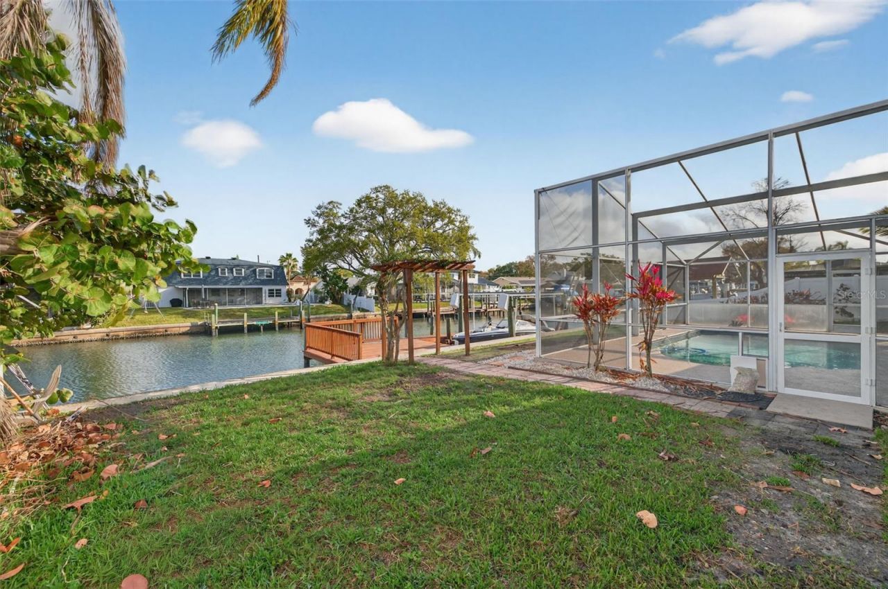 8711 Bay Crest Lane, Tampa, FL 33615 Photo