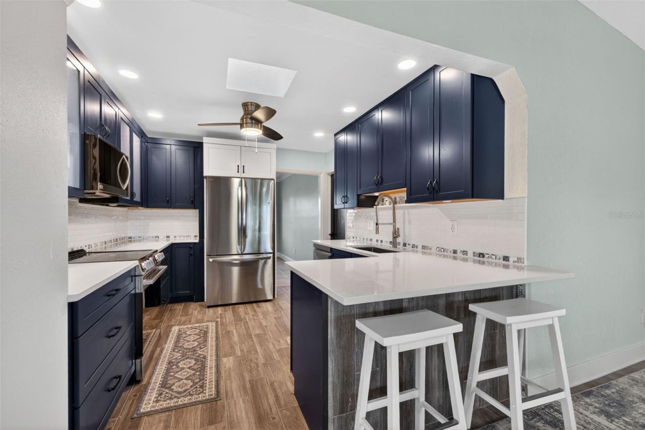 8711 Bay Crest Lane, Tampa, FL 33615 Photo