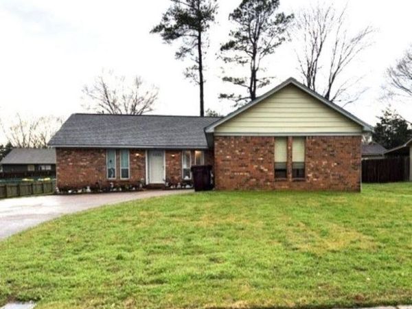 1099 SIMMONS RIDGE DR, Collierville, TN 38017