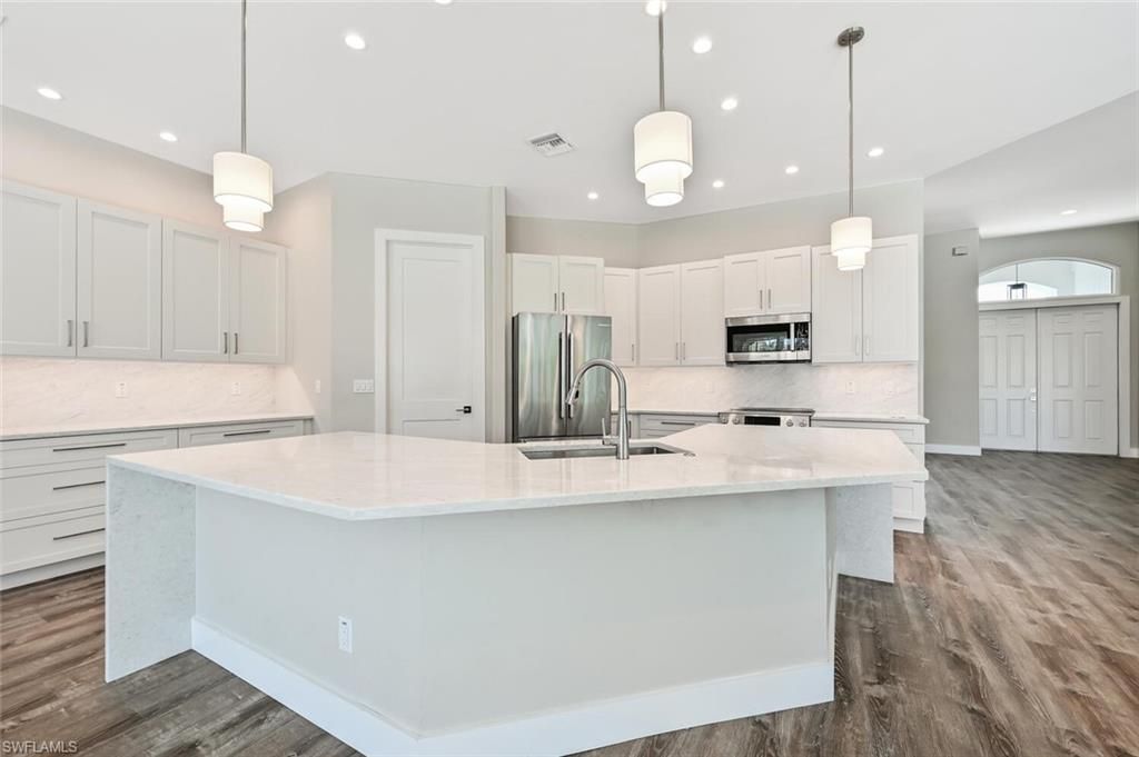 4231 Crayton Rd, Naples, FL 34103 Photo