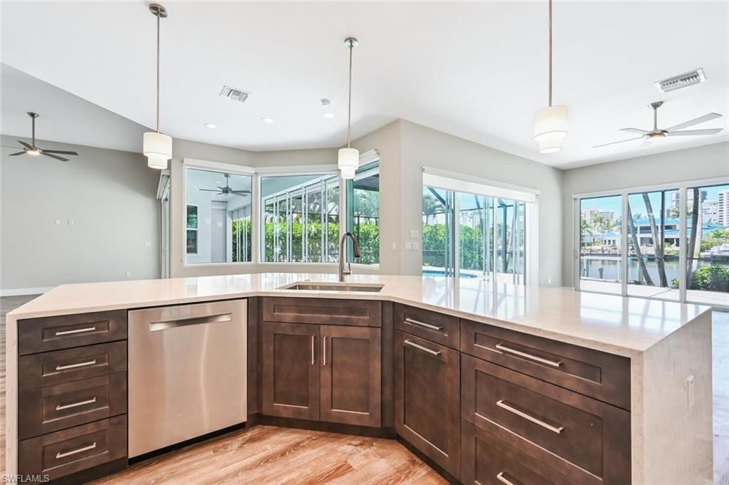 4231 Crayton Rd, Naples, FL 34103 Photo