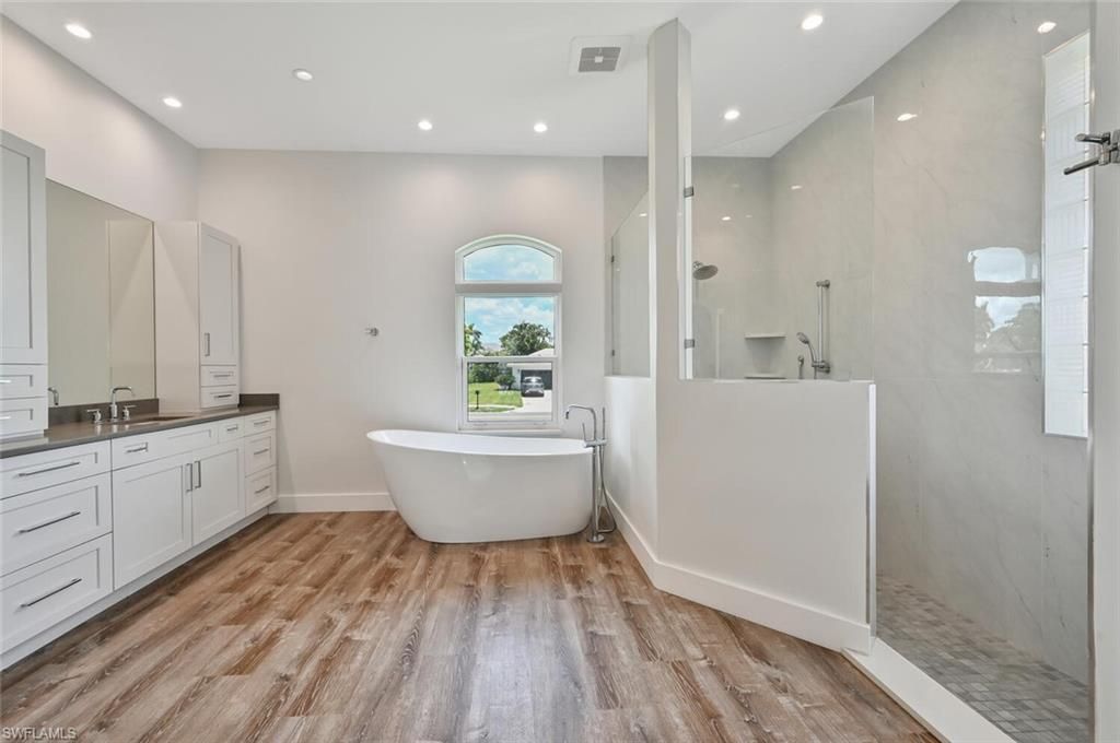 4231 Crayton Rd, Naples, FL 34103 Photo