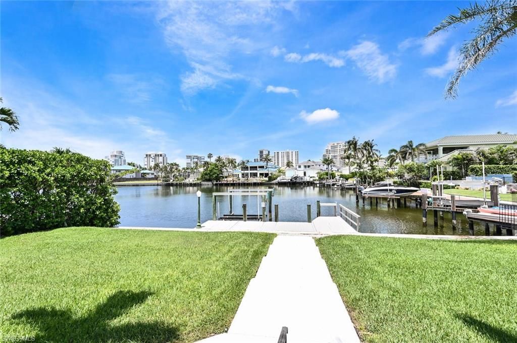 4231 Crayton Rd, Naples, FL 34103 Photo