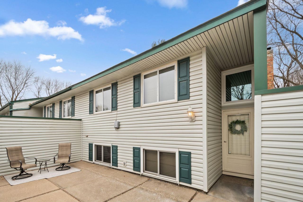 13569 Everton Avenue, Apple Valley, MN 55124 Main Photo