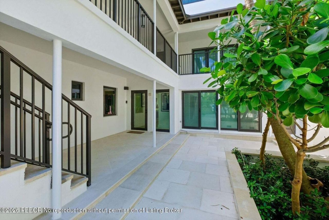 122 Peruvian Avenue, Unit 7, Palm Beach, FL 33480 Photo