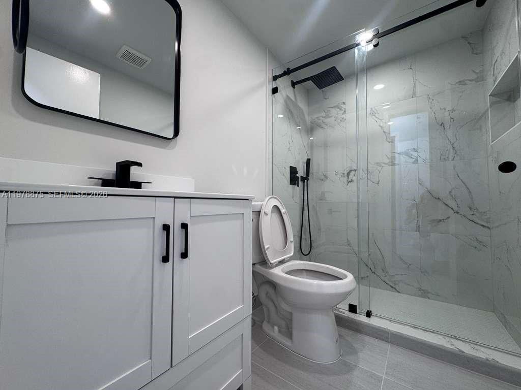 455 Golden Isles Dr, Unit 203, Hallandale Beach, FL 33009 Photo