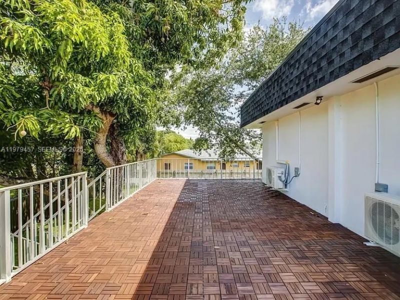 1335 NE 5th Ave, Unit 7, Fort Lauderdale, FL 33304 Photo