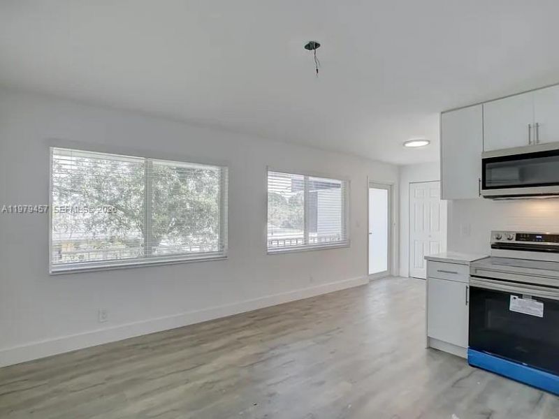 1335 NE 5th Ave, Unit 7, Fort Lauderdale, FL 33304 Photo