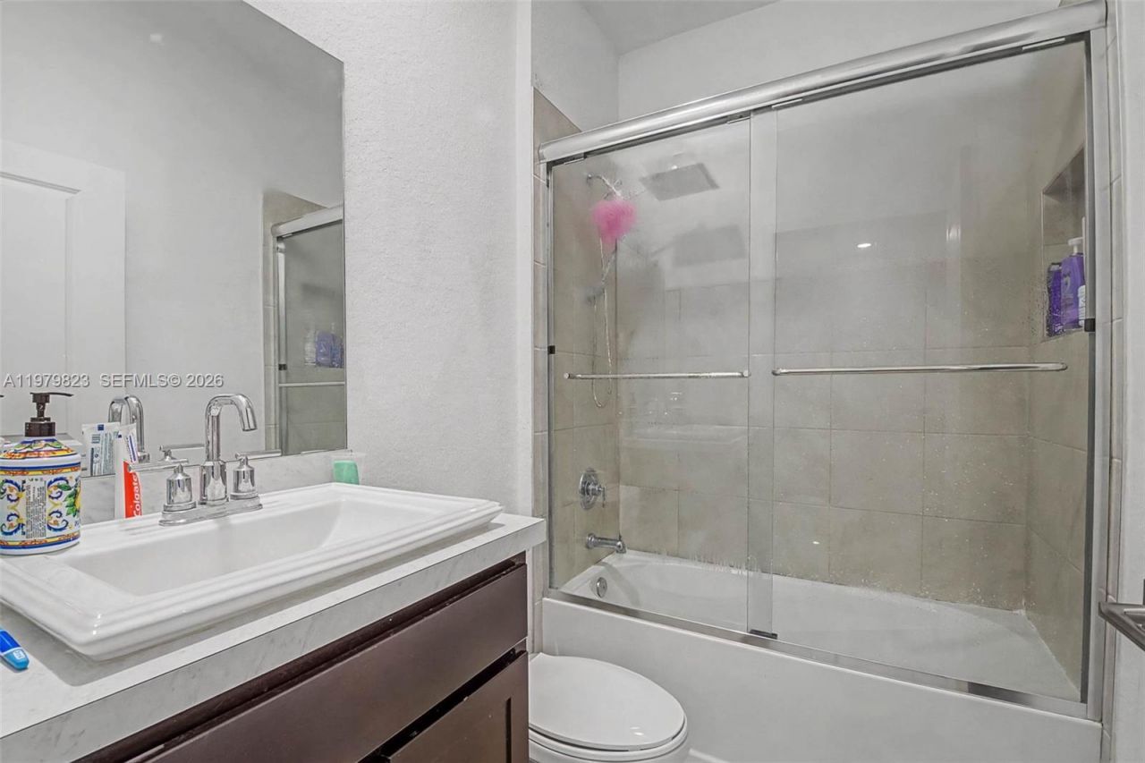 445 NE 4th St , Florida City, FL 33034 Photo