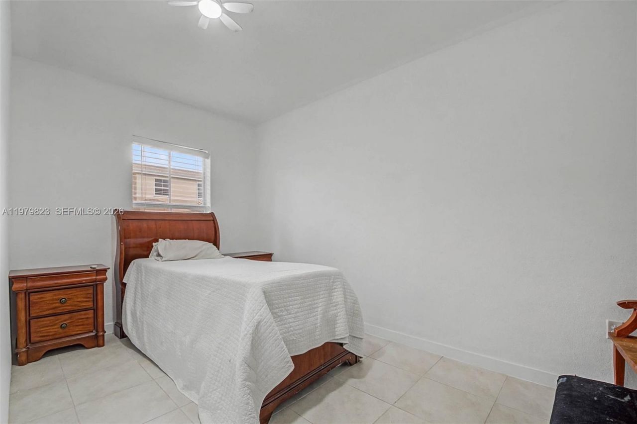 445 NE 4th St , Florida City, FL 33034 Photo