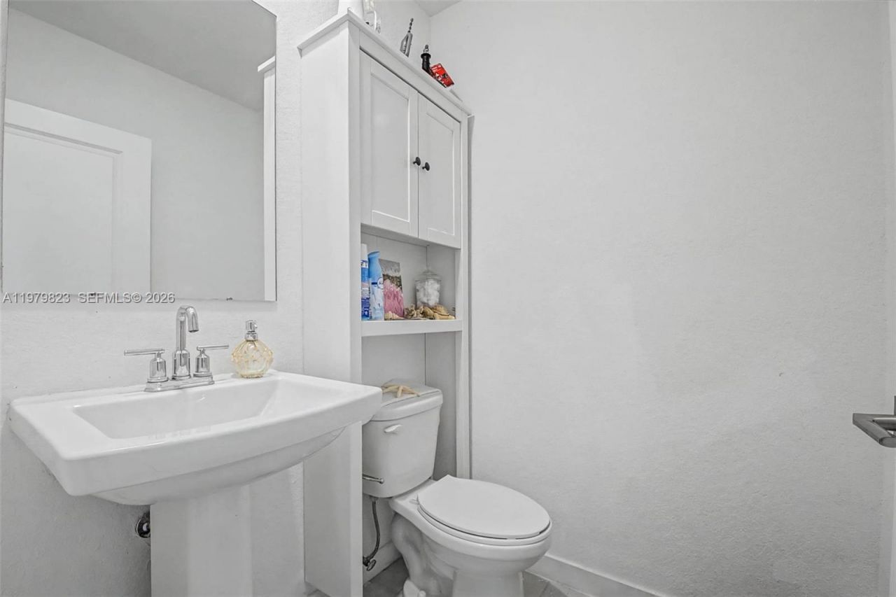 445 NE 4th St , Florida City, FL 33034 Photo