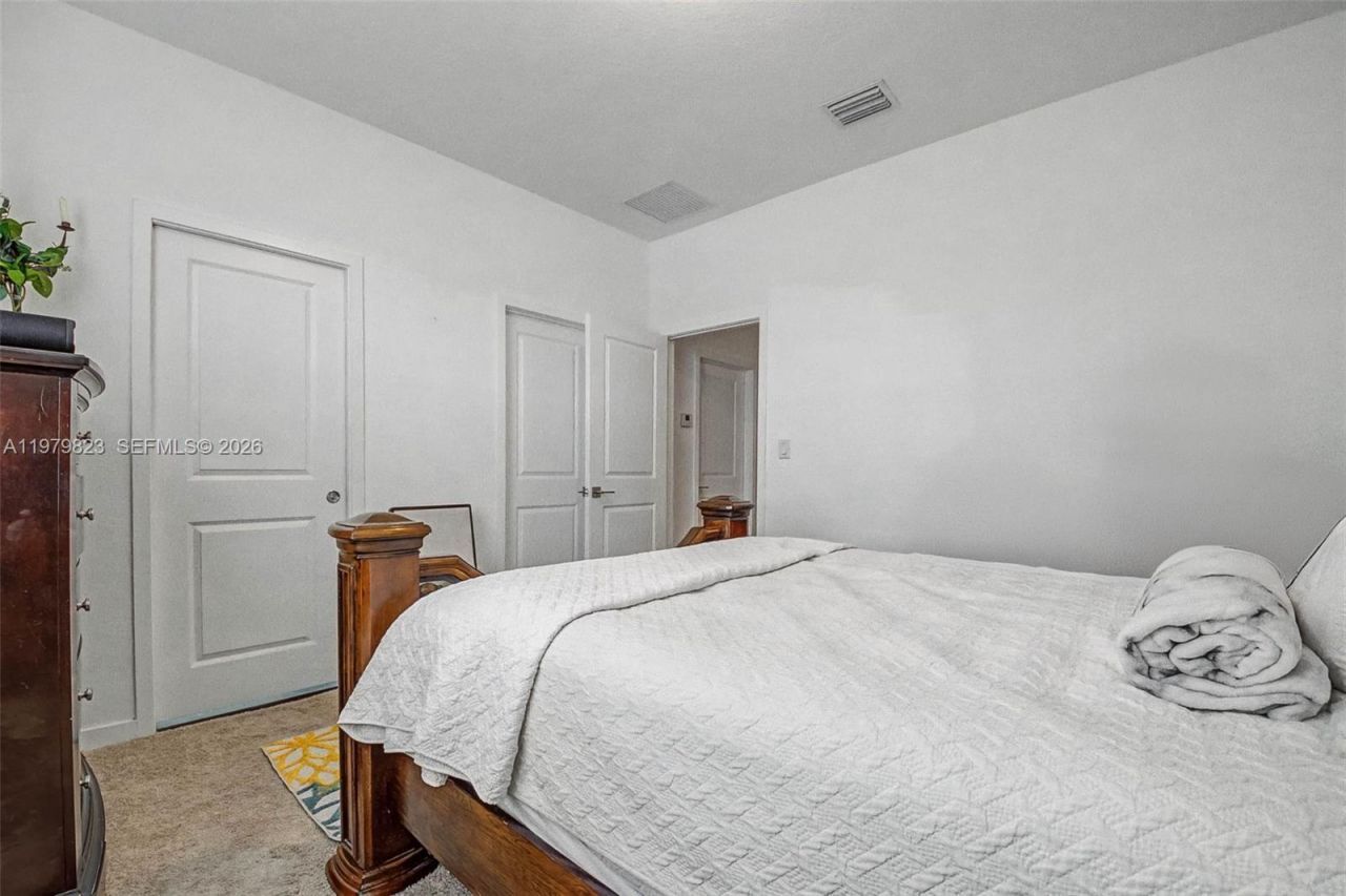 445 NE 4th St , Florida City, FL 33034 Photo