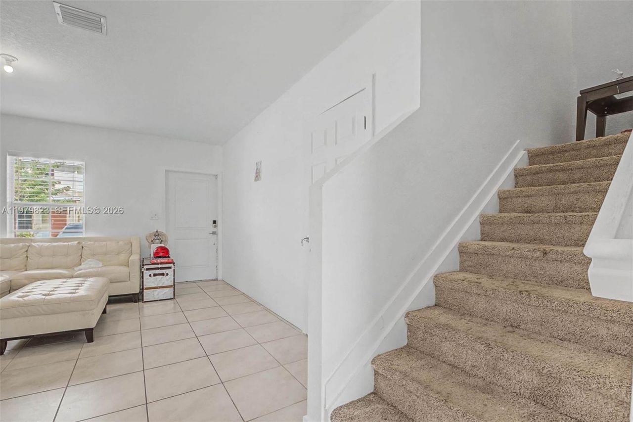 445 NE 4th St , Florida City, FL 33034 Photo